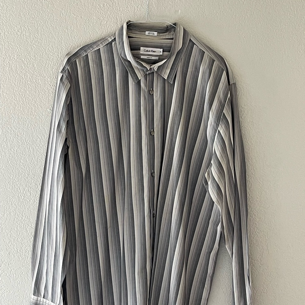 Calvin Klein Men's Gray Striped Shirt